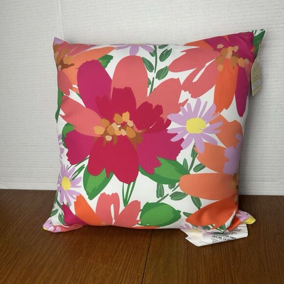 Ashland Home Outdoor Throw Pillows Set Of Two Beach Ball Summer Theme Circle Set - Picture 4 of 7